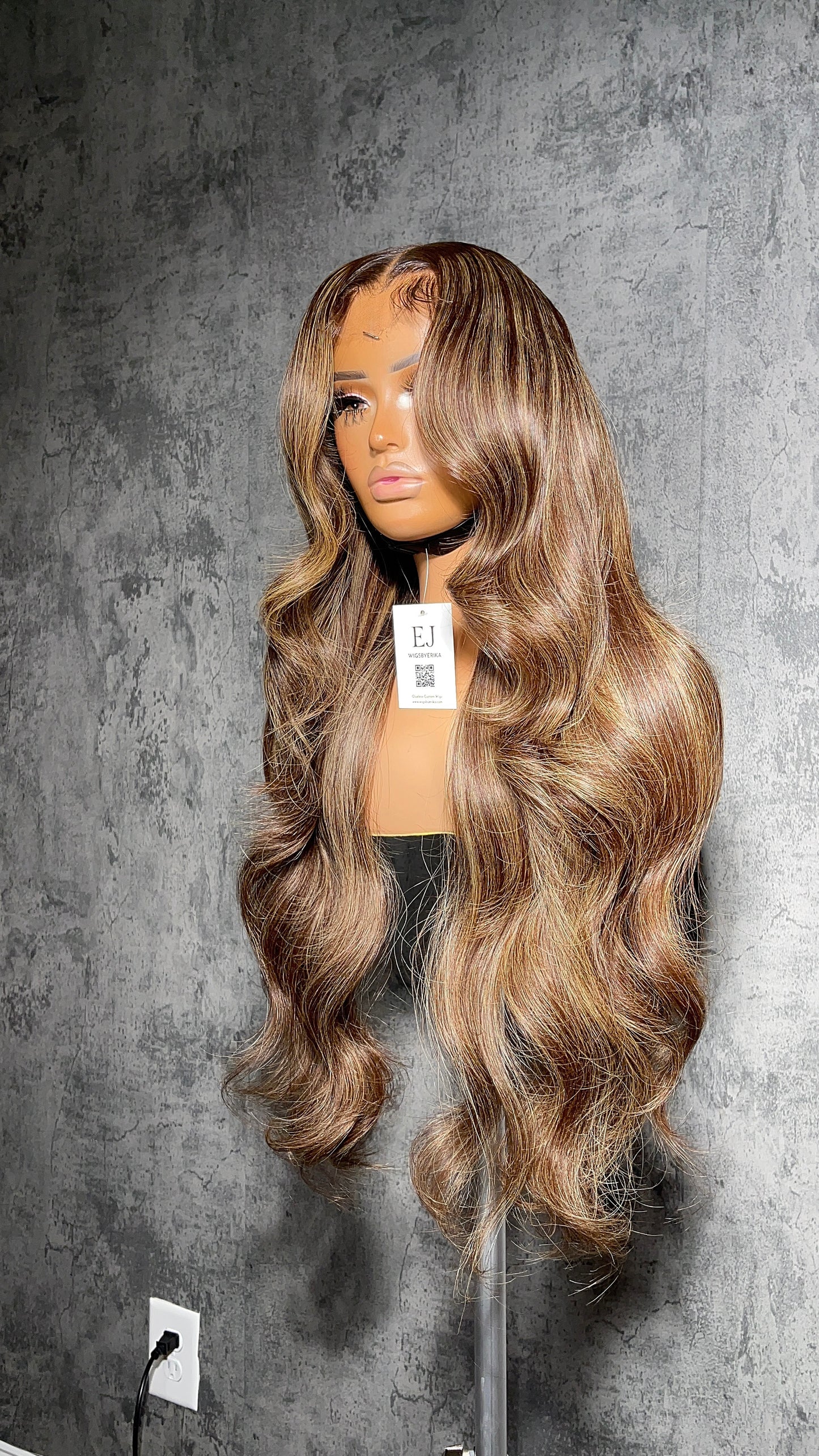 Raw Vietnamese ~ Brown/Blonde Highlights