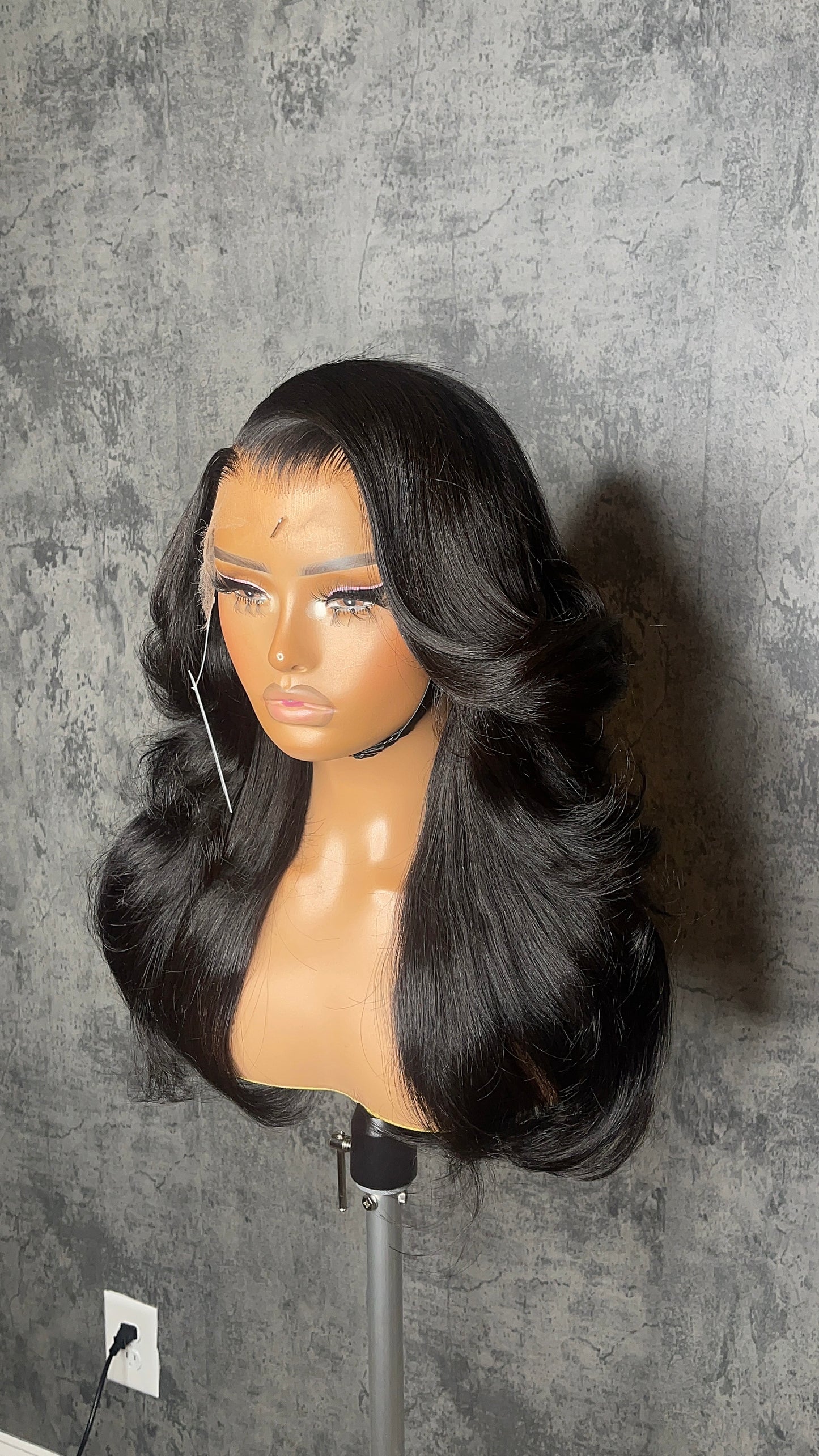 Farrah Wig in Kinky Straight